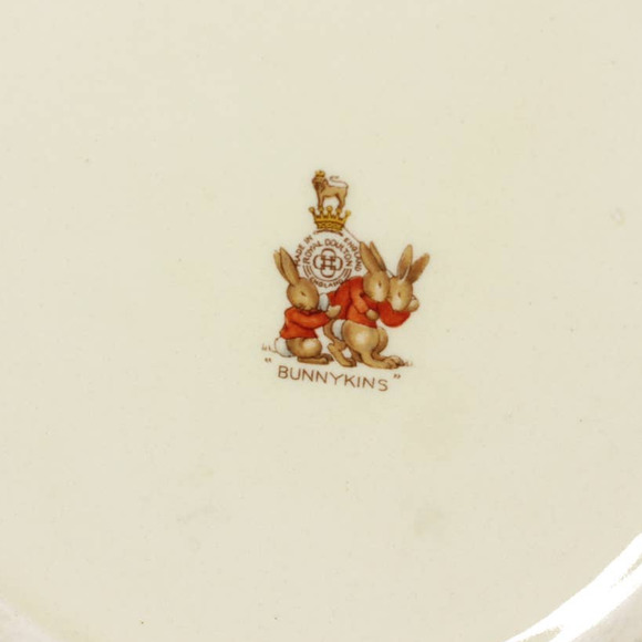 Vtg Royal Doulton Bunnykins 6" Round Baby Plate Pigglys Store Barbara Vernon - Picture 6 of 8